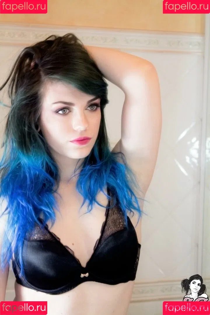 Lovia Suicide Onlyfans Photo Gallery 