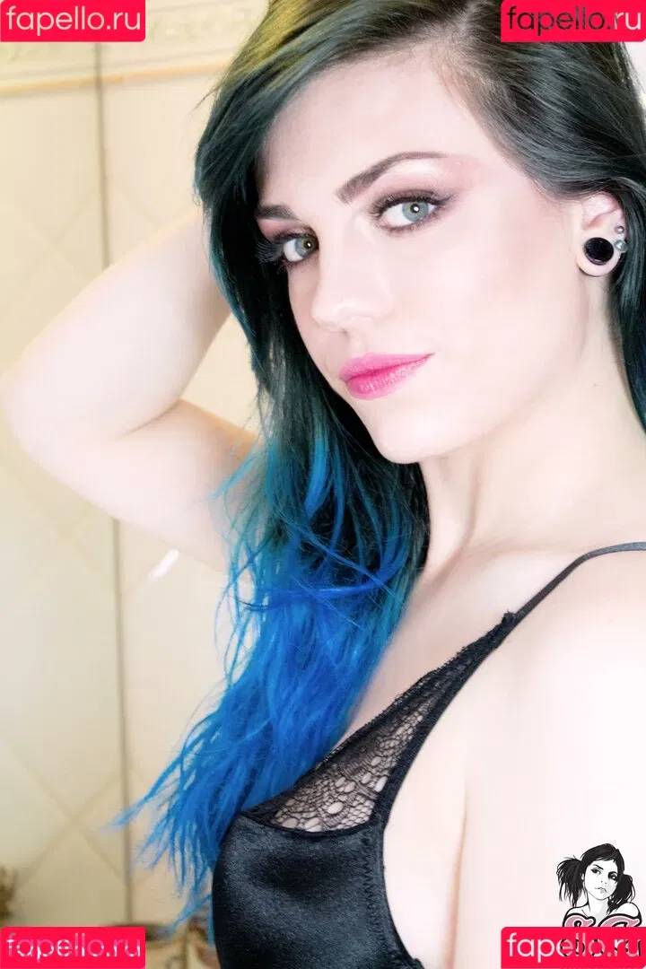 Lovia Suicide Onlyfans Photo Gallery 