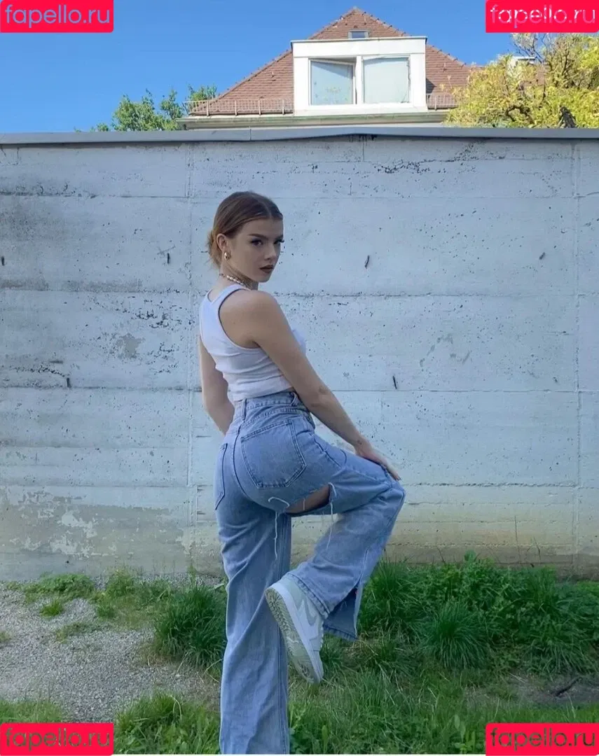 Melina Celine Onlyfans Photo Gallery 