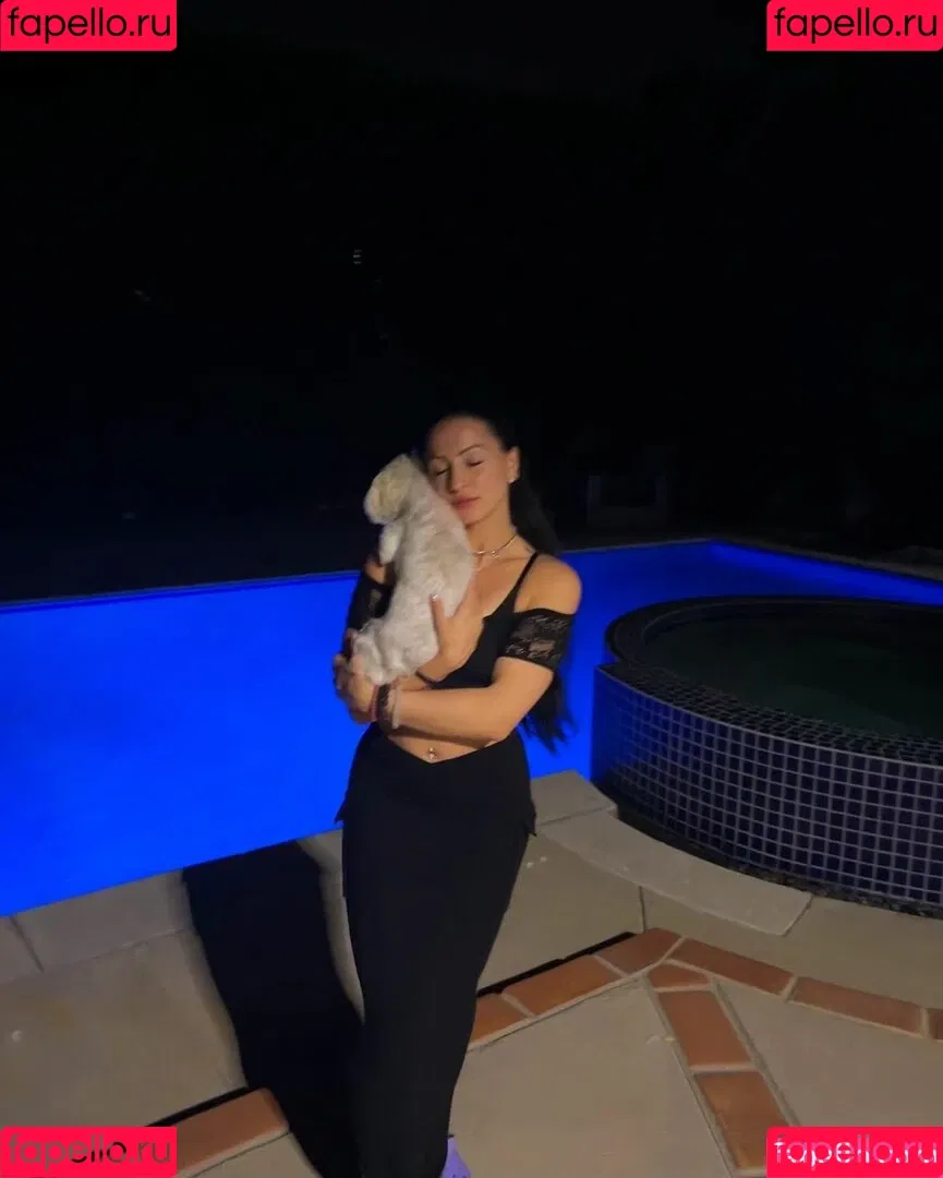 Kat Corrao Onlyfans Photo Gallery 