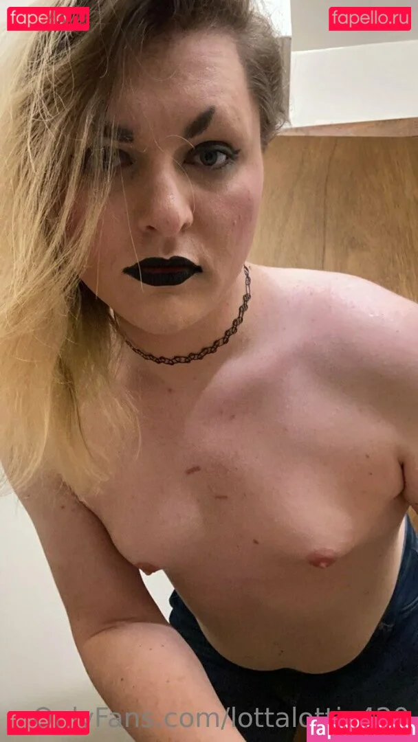 lottalottie420 Nude Onlyfans Photo 24