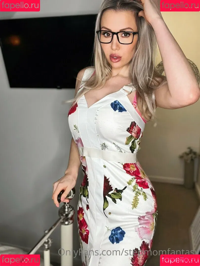 stepmomfantasy Onlyfans Photo Gallery 