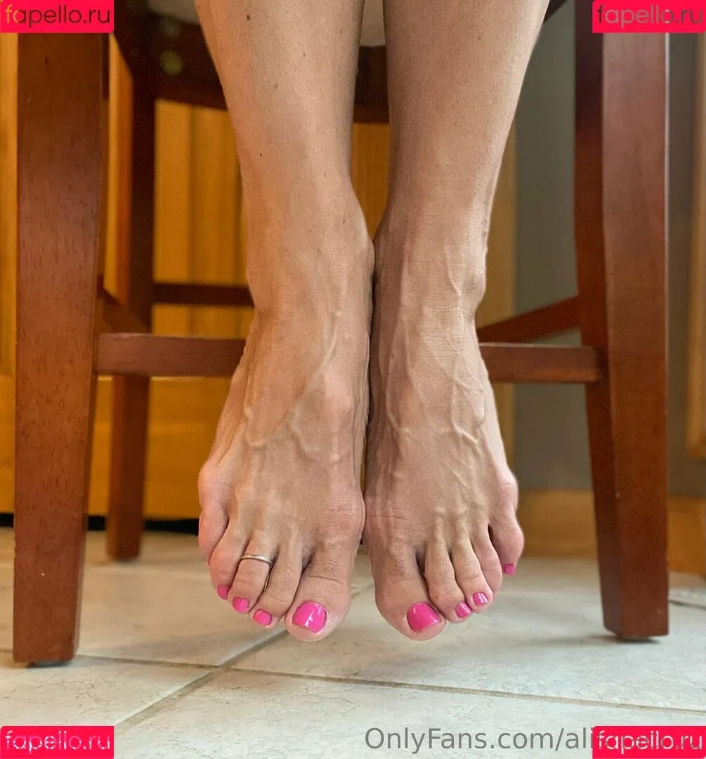 alishacruz Onlyfans Photo Gallery 
