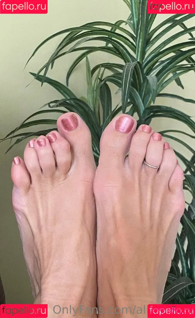alishacruz Onlyfans Photo Gallery 