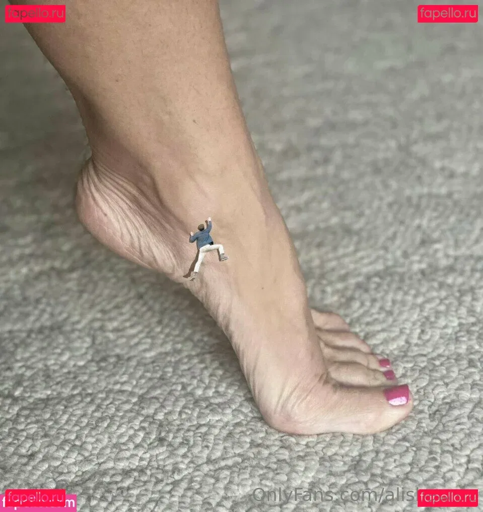 alishacruz Onlyfans Photo Gallery 