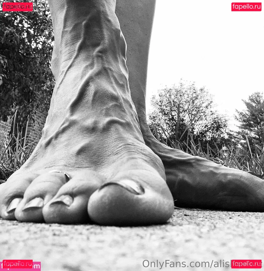 alishacruz Onlyfans Photo Gallery 