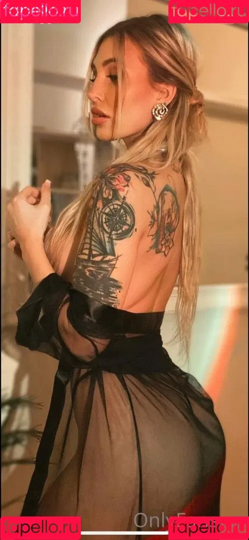 Laura Vetter Onlyfans Photo Gallery 