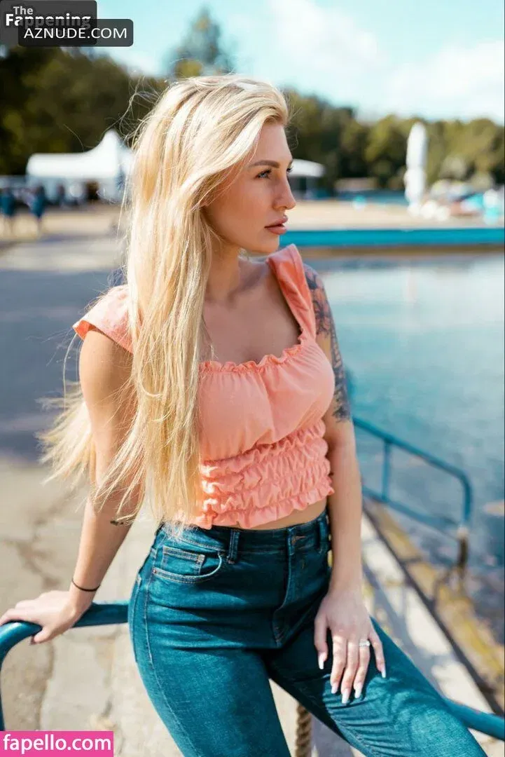 Laura Vetter Onlyfans Photo Gallery 