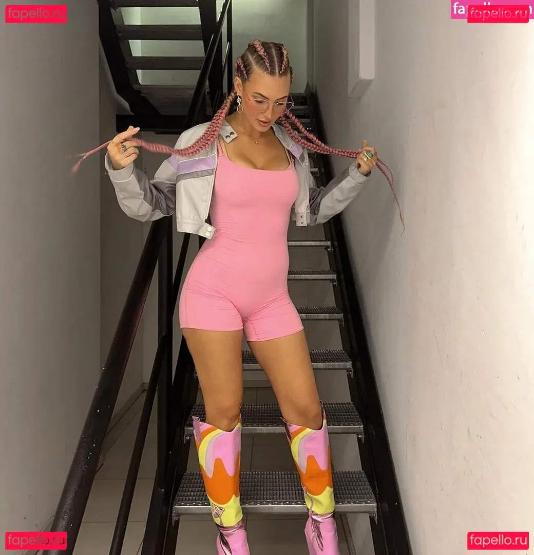 Laura Vetter Onlyfans Photo Gallery 