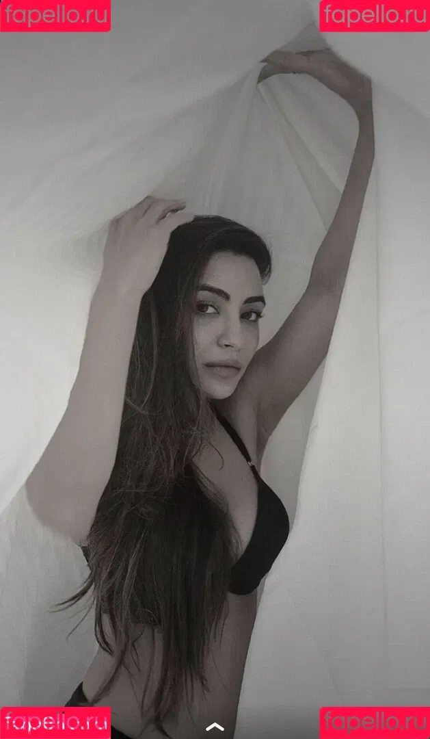 Nehhaa Malik Onlyfans Photo Gallery 