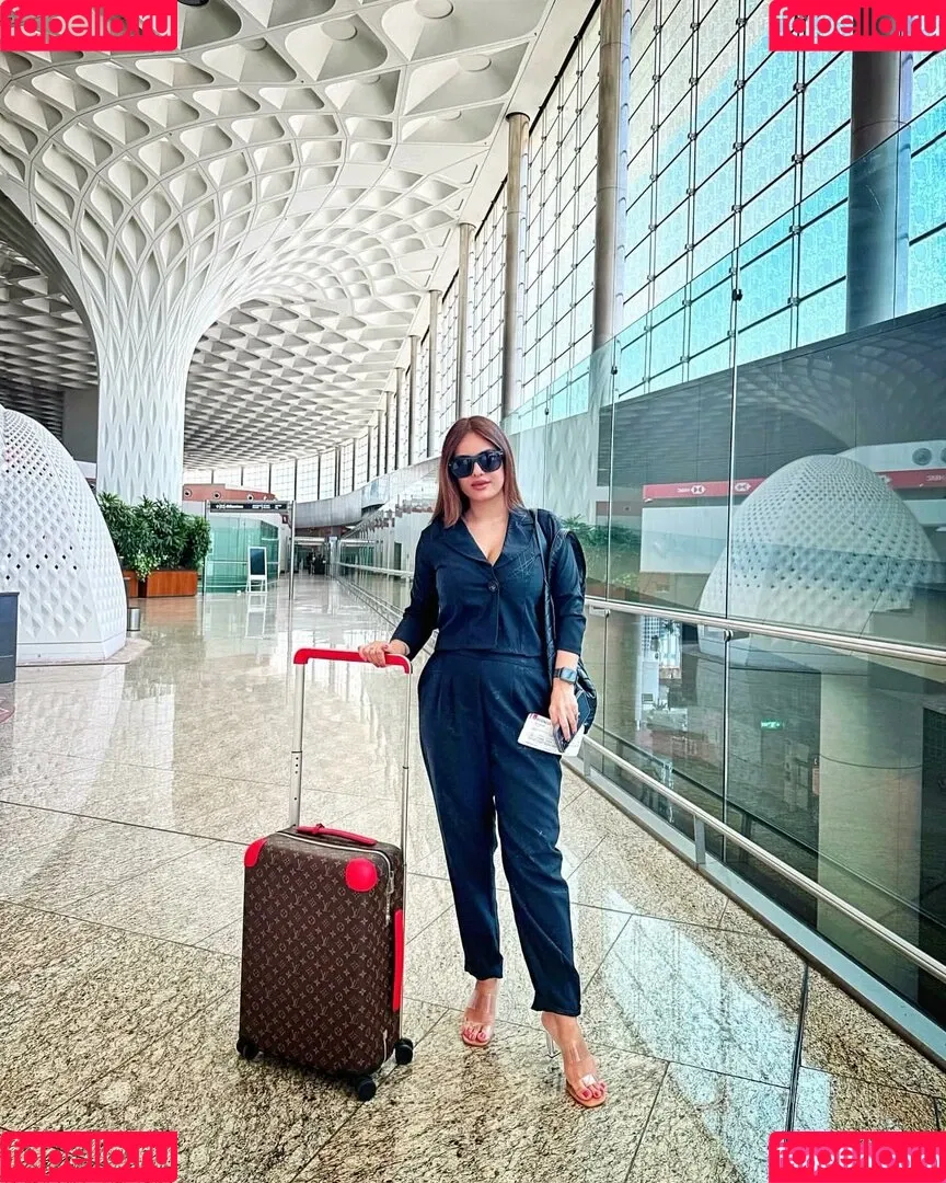 Nehhaa Malik Onlyfans Photo Gallery 