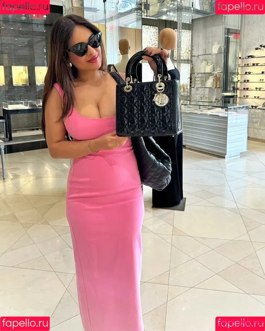 Nehhaa Malik Onlyfans Photo Gallery 