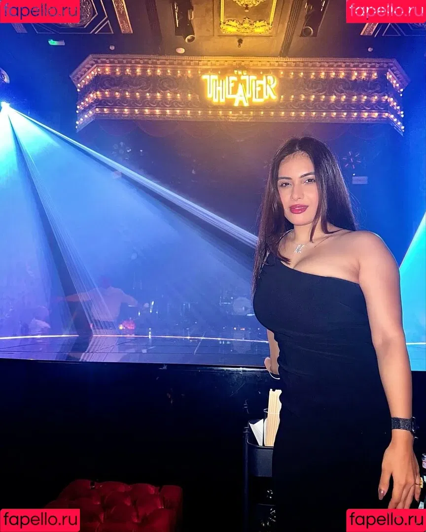 Nehhaa Malik Onlyfans Photo Gallery 