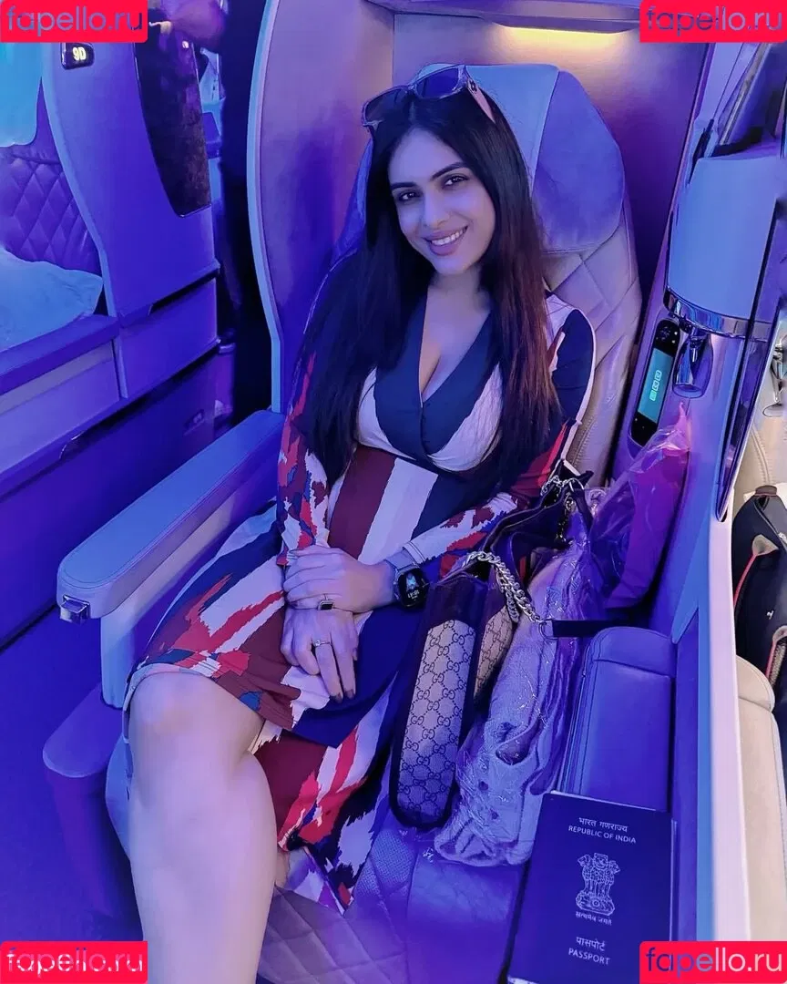 Nehhaa Malik Onlyfans Photo Gallery 