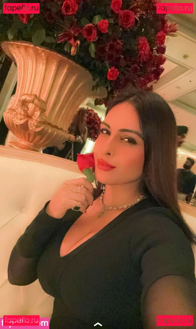 Nehhaa Malik Onlyfans Photo Gallery 
