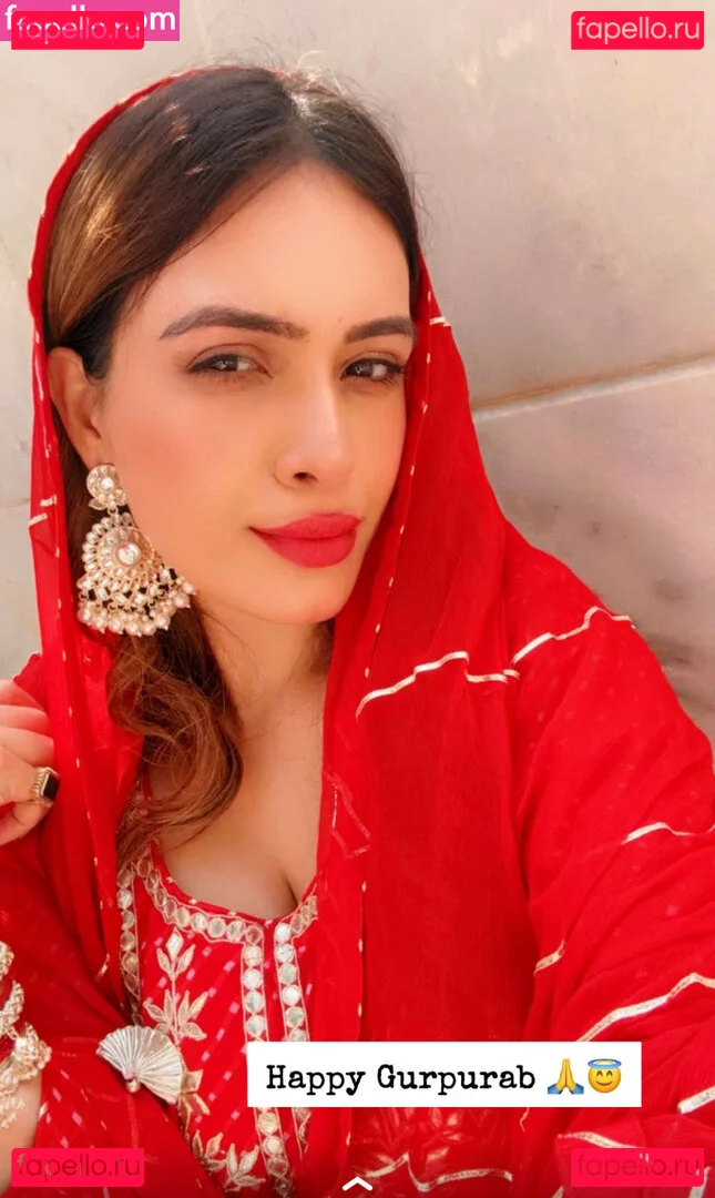Nehhaa Malik Onlyfans Photo Gallery 