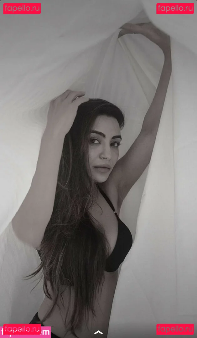 Nehhaa Malik Onlyfans Photo Gallery 