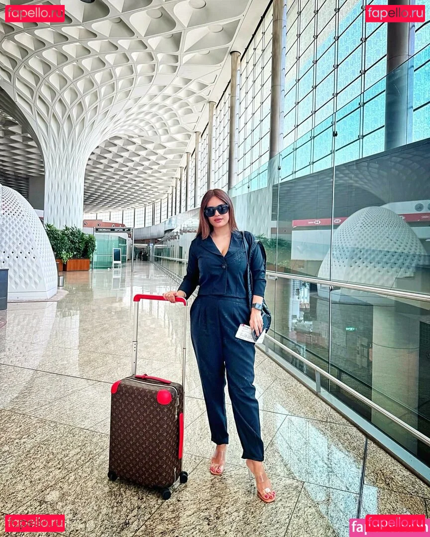 Nehhaa Malik Onlyfans Photo Gallery 