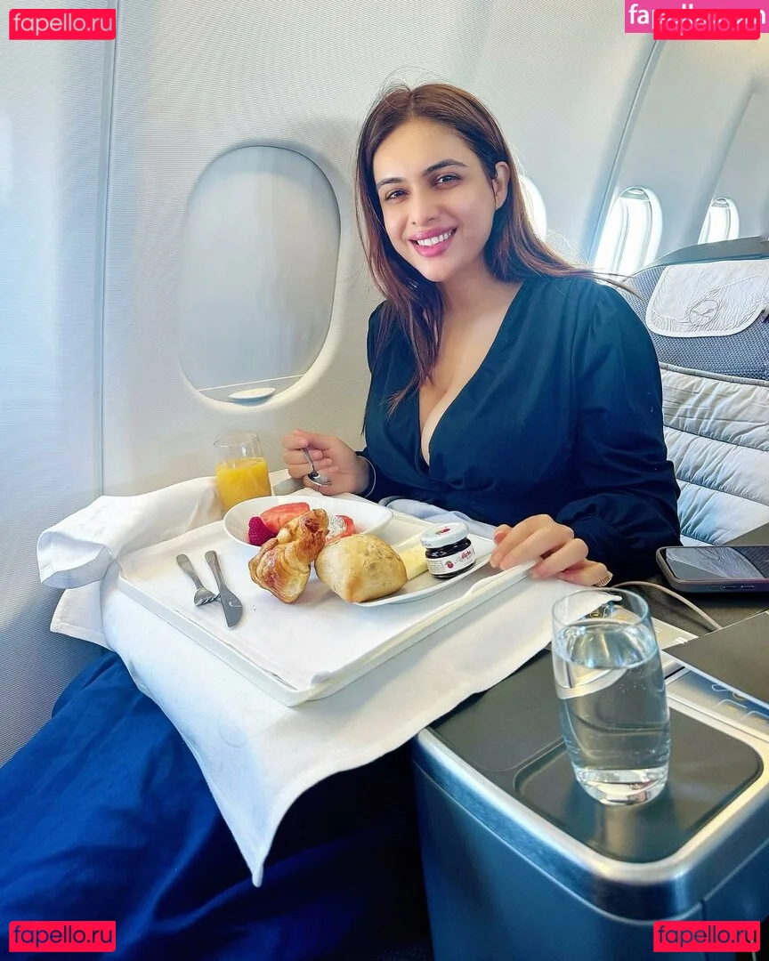 Nehhaa Malik Onlyfans Photo Gallery 