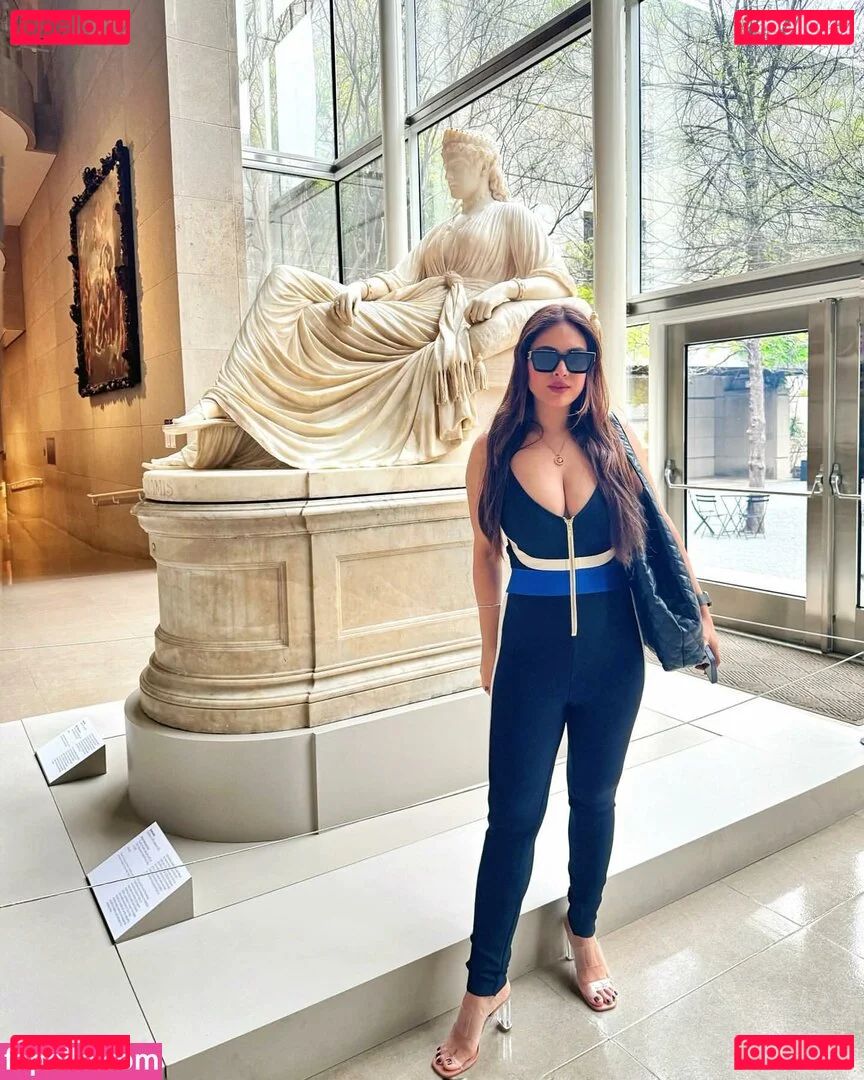 Nehhaa Malik Onlyfans Photo Gallery 