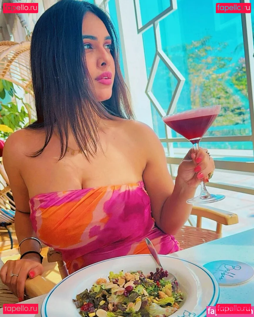 Nehhaa Malik Onlyfans Photo Gallery 