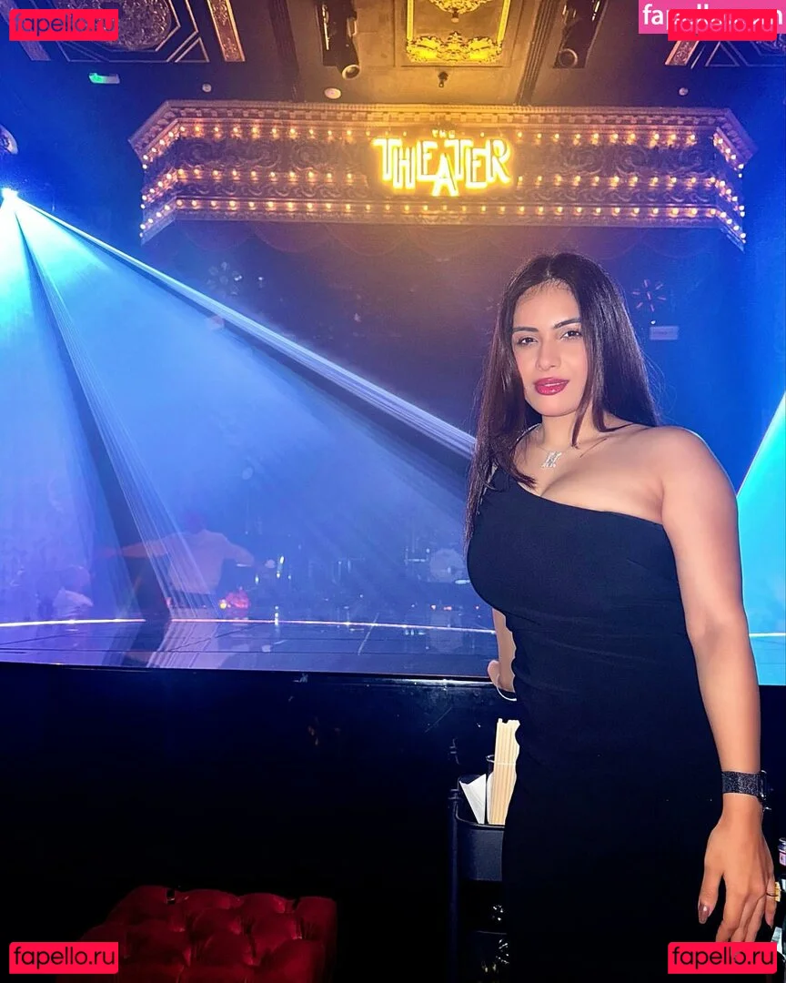 Nehhaa Malik Onlyfans Photo Gallery 