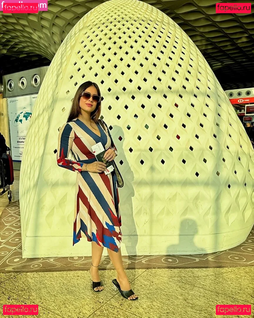 Nehhaa Malik Onlyfans Photo Gallery 