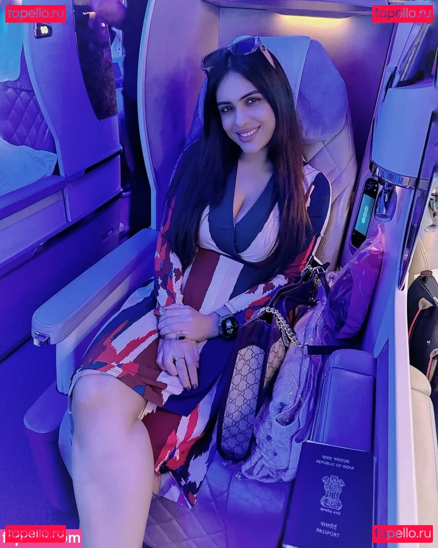 Nehhaa Malik Onlyfans Photo Gallery 