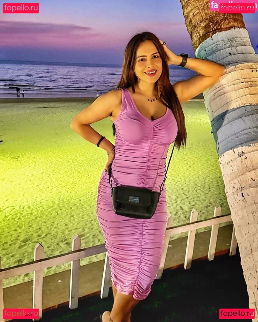 Nehhaa Malik Onlyfans Photo Gallery 