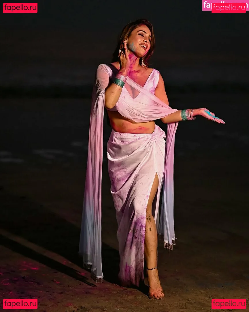 Nehhaa Malik Onlyfans Photo Gallery 