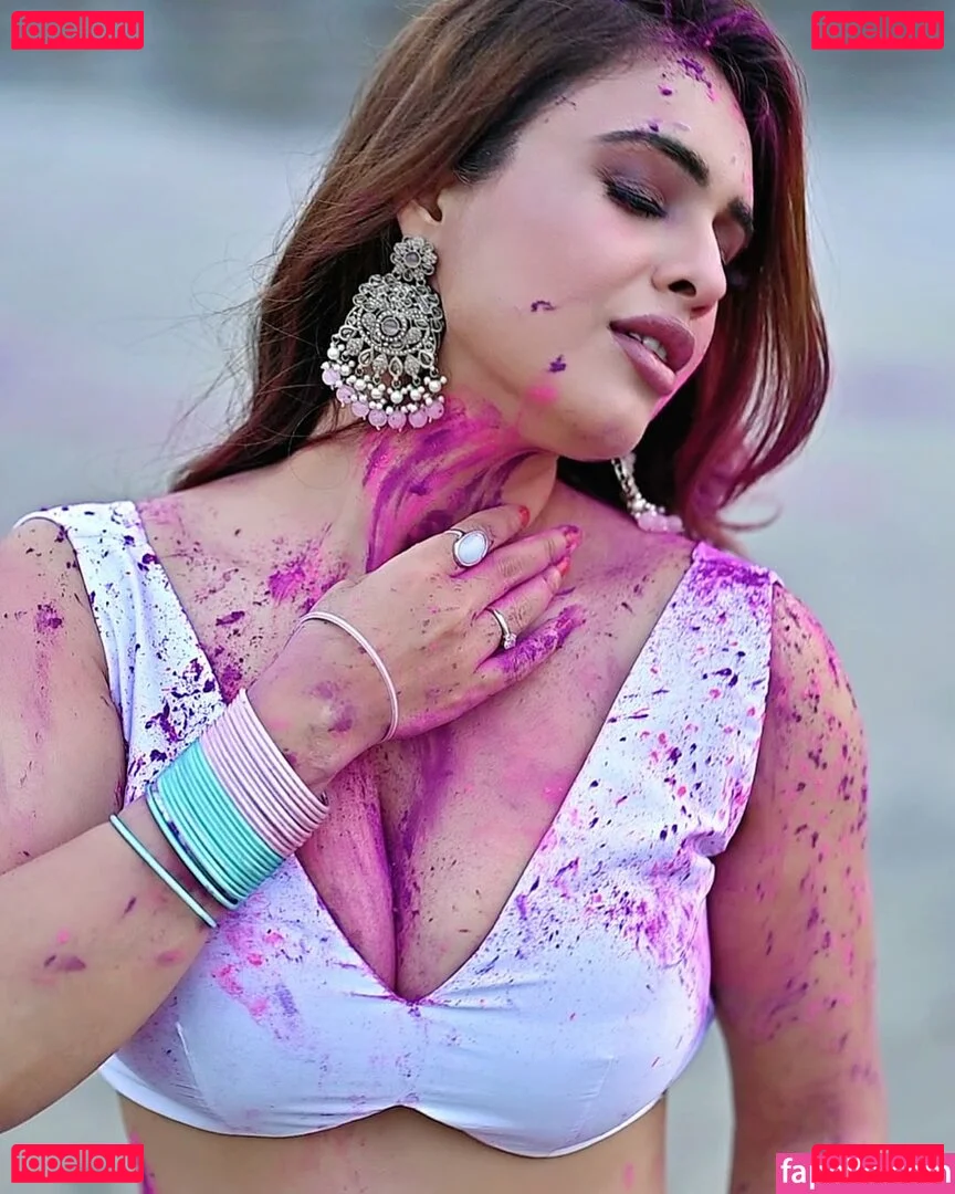 Nehhaa Malik Onlyfans Photo Gallery 