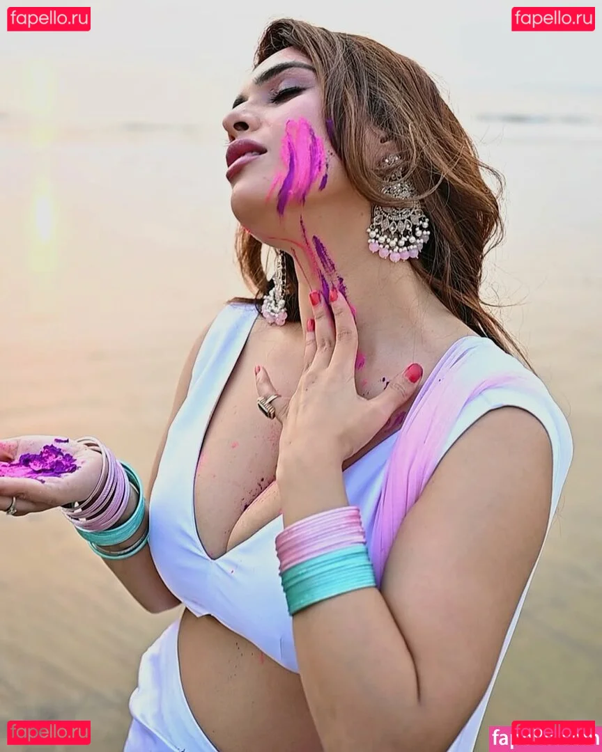 Nehhaa Malik Onlyfans Photo Gallery 