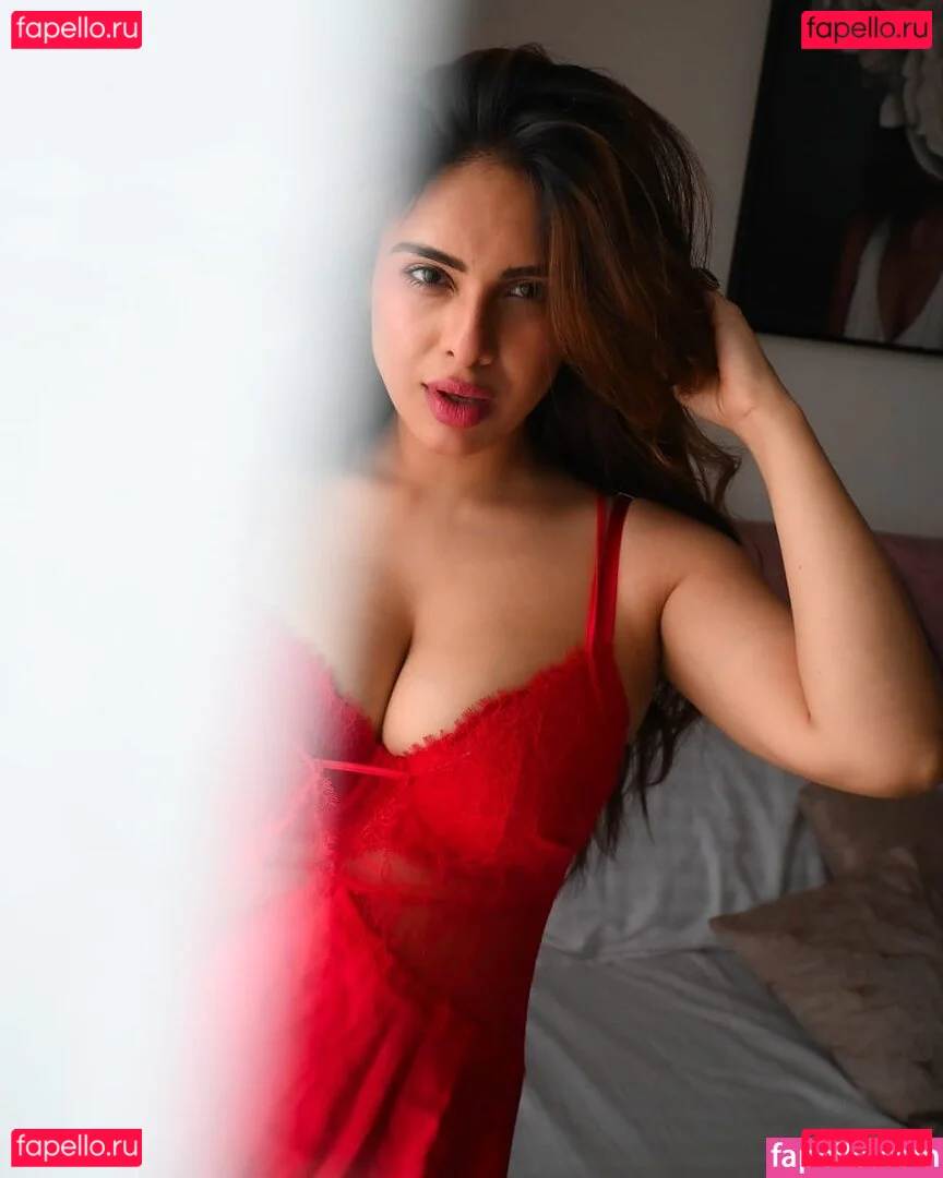 Nehhaa Malik Onlyfans Photo Gallery 