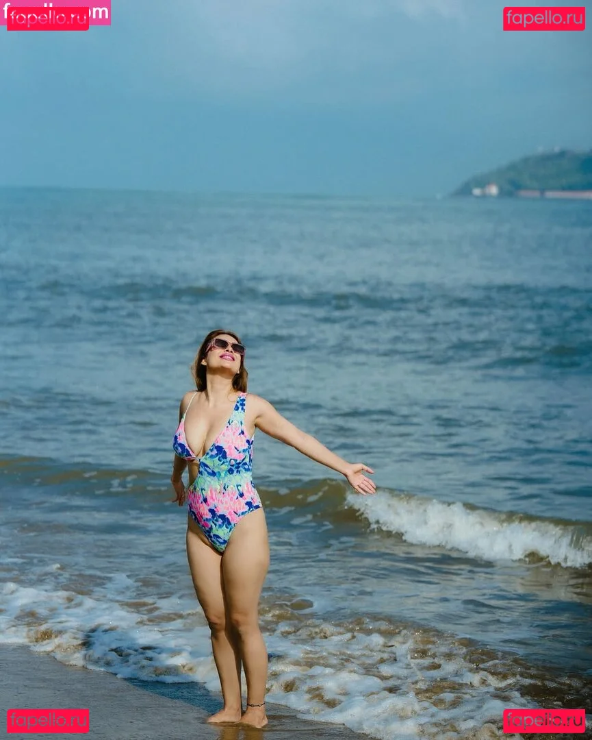 Nehhaa Malik Onlyfans Photo Gallery 