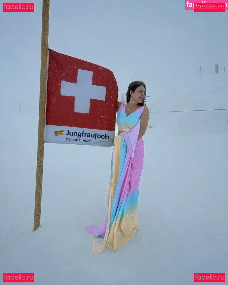 Nehhaa Malik Onlyfans Photo Gallery 