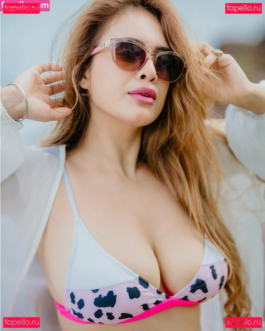 Nehhaa Malik Onlyfans Photo Gallery 