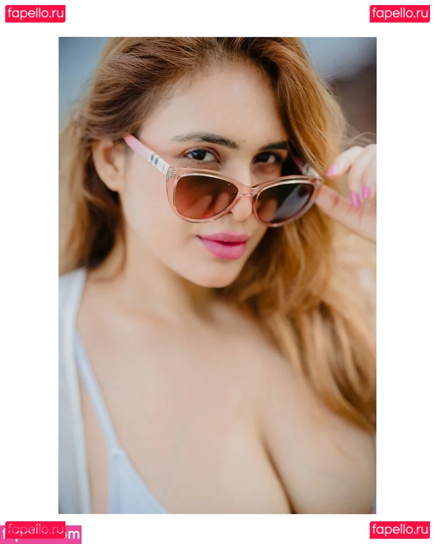 Nehhaa Malik Onlyfans Photo Gallery 