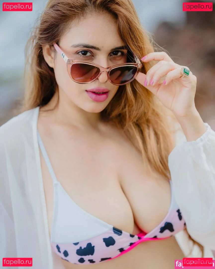 Nehhaa Malik Onlyfans Photo Gallery 