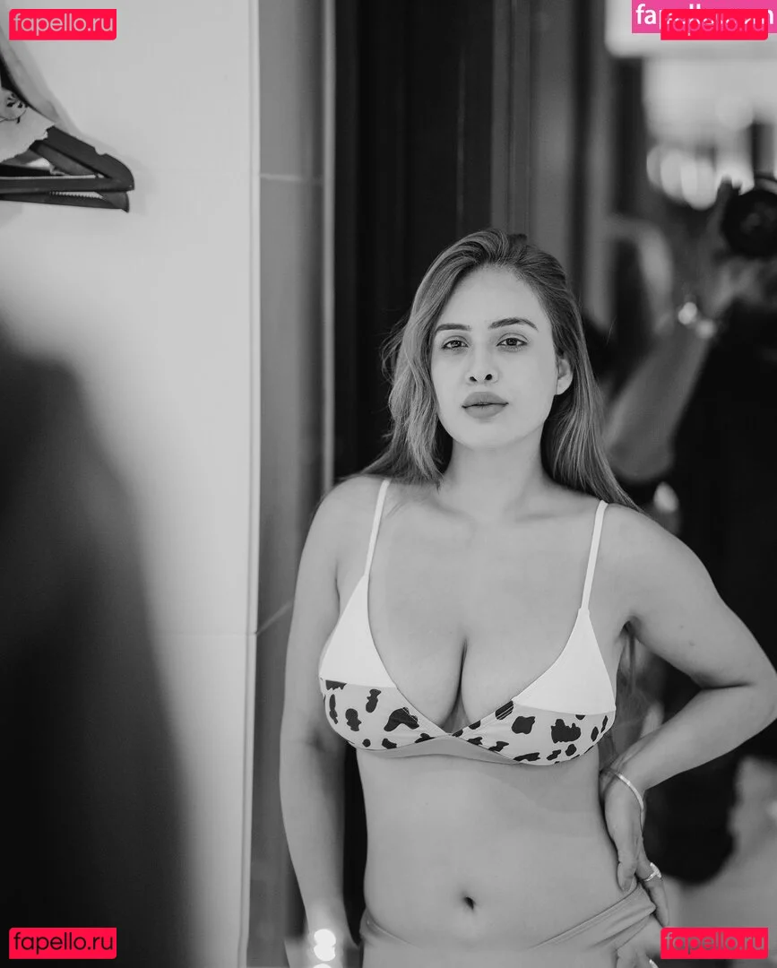 Nehhaa Malik Onlyfans Photo Gallery 