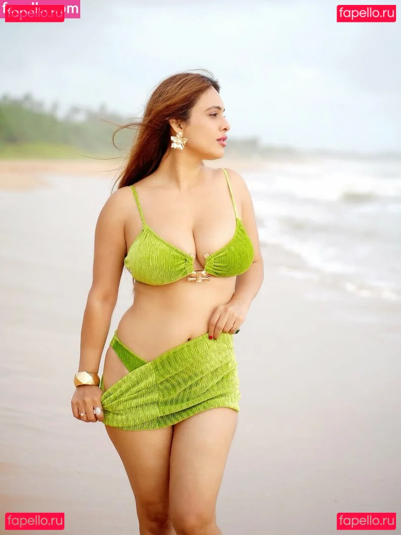 Nehhaa Malik Onlyfans Photo Gallery 