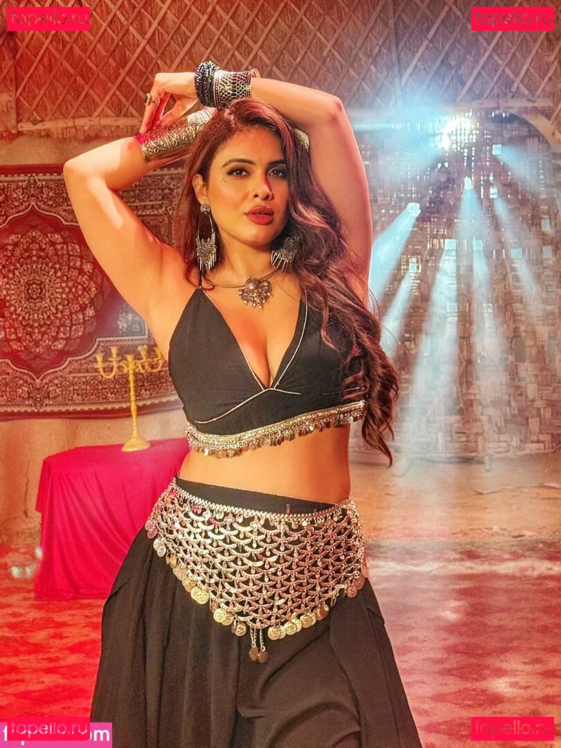 Nehhaa Malik Onlyfans Photo Gallery 