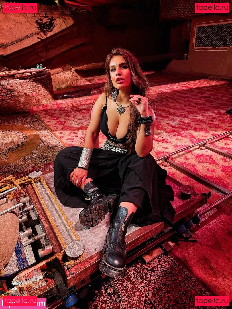 Nehhaa Malik Onlyfans Photo Gallery 