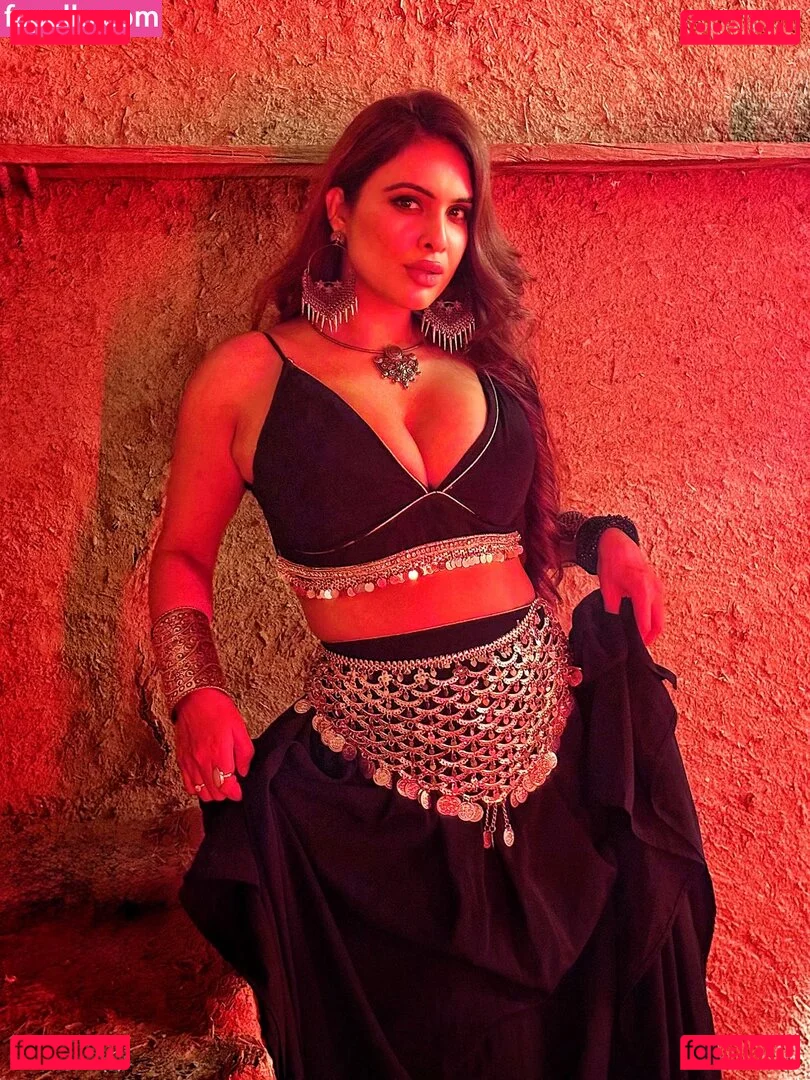 Nehhaa Malik Onlyfans Photo Gallery 