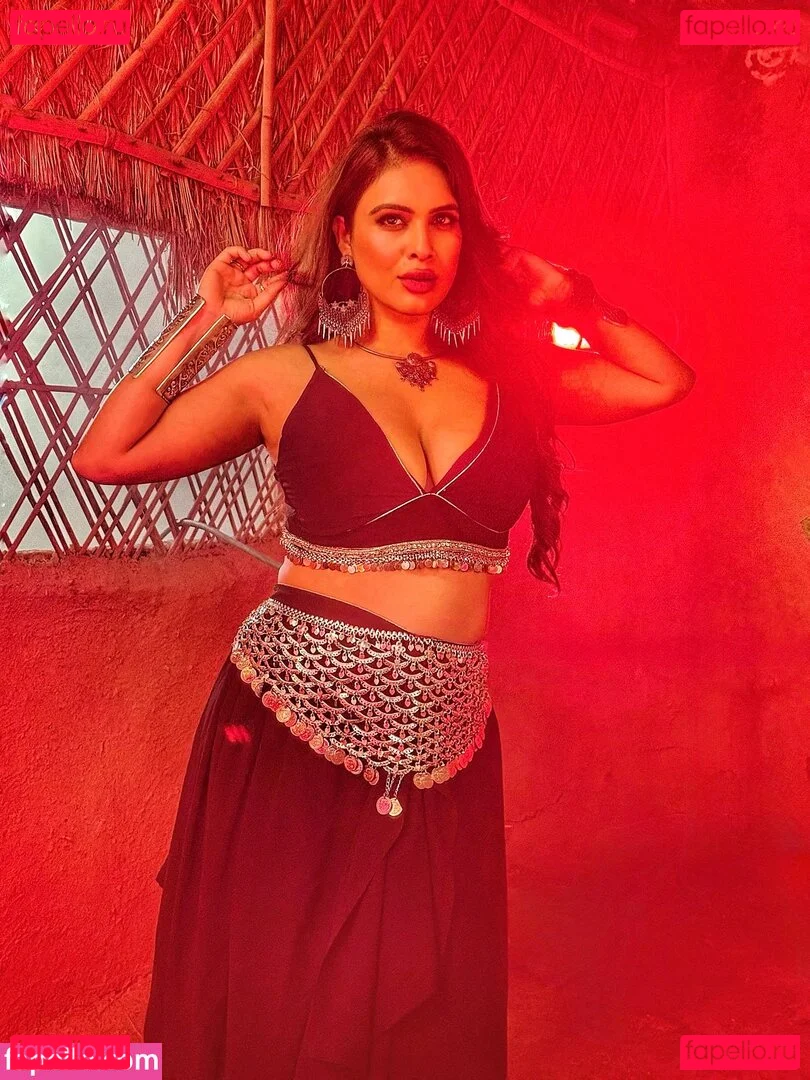 Nehhaa Malik Onlyfans Photo Gallery 