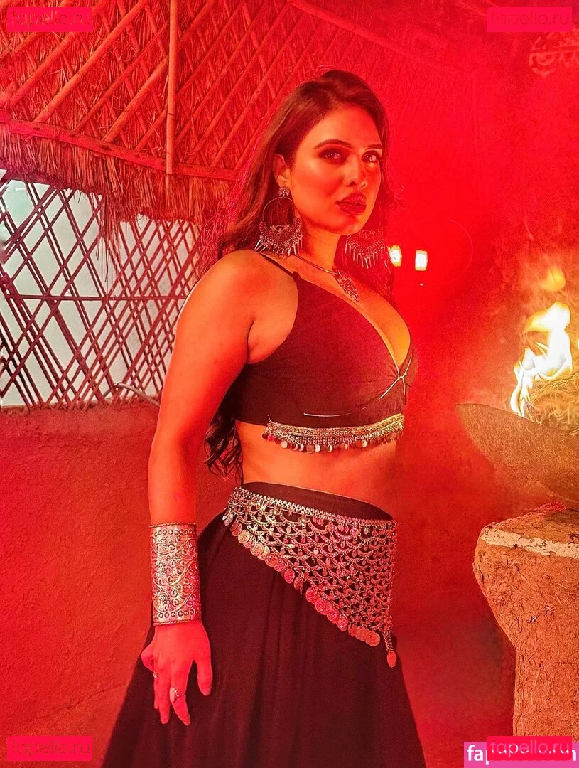 Nehhaa Malik Onlyfans Photo Gallery 