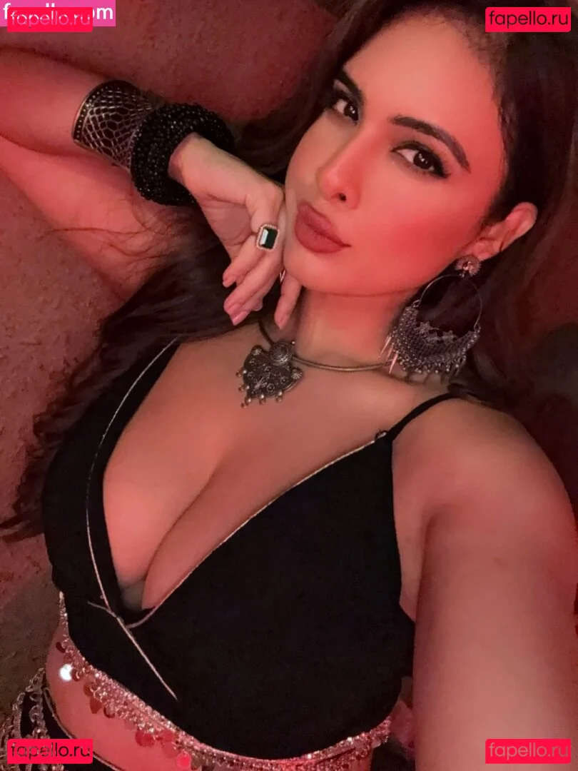 Nehhaa Malik Onlyfans Photo Gallery 