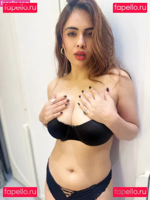 Nehhaa Malik Onlyfans Photo Gallery 
