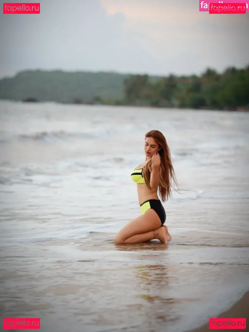 Nehhaa Malik Onlyfans Photo Gallery 