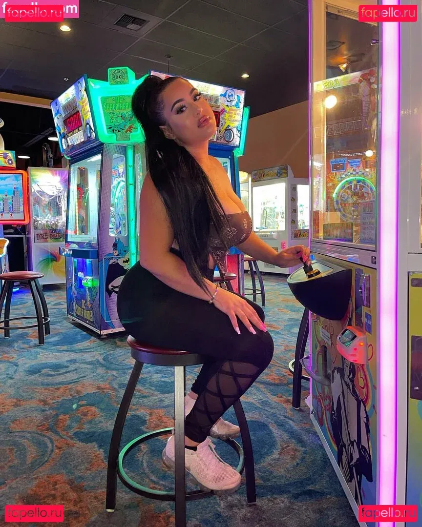 theonlybarbii Onlyfans Photo Gallery 