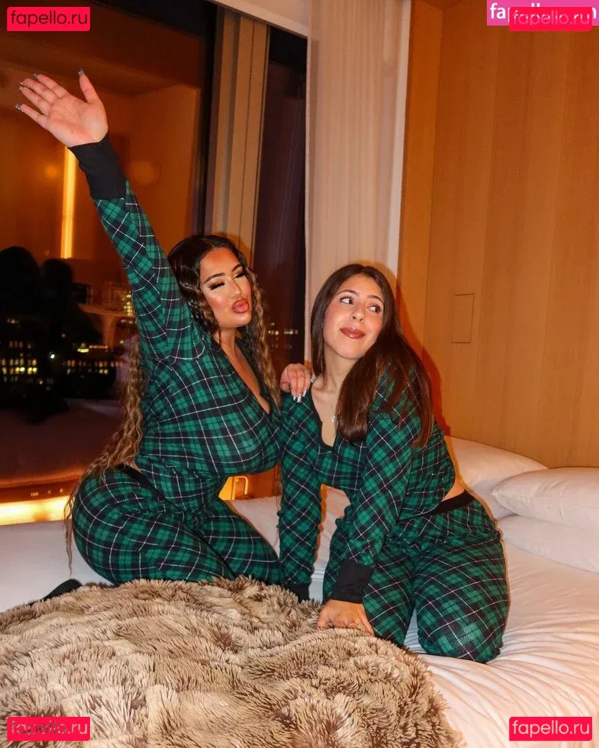 theonlybarbii Onlyfans Photo Gallery 